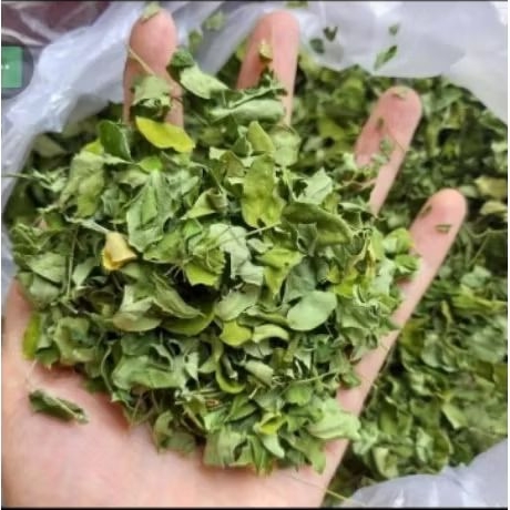 

daun kelor kering, teh daun kelor, dry moringa leaves, daun kelor kering fresh, diproses saat order masuk pwr 50 gram