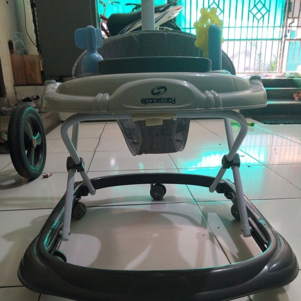 baby Walker Space Baby....