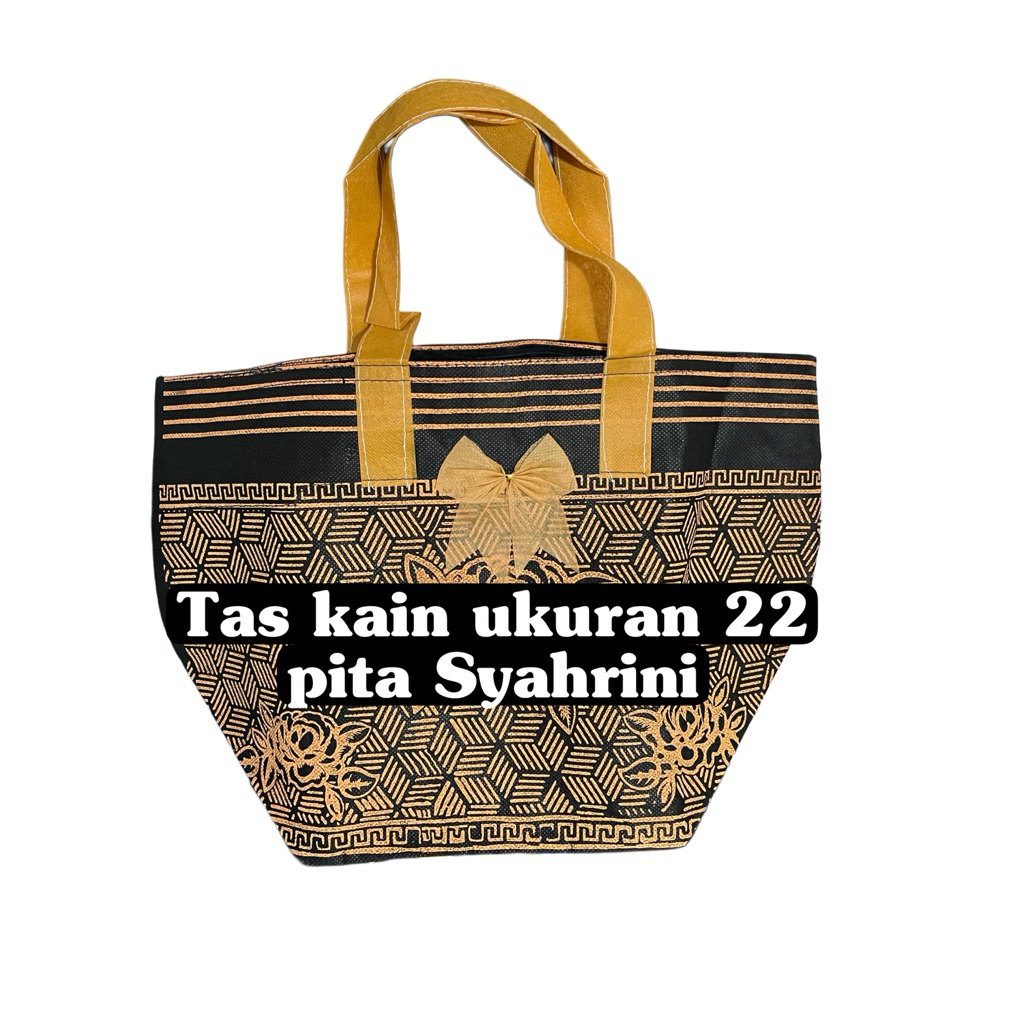 

Tas Kain Souvenir Hajatan 22 – Tas Box Makanan Motif Batik Pita
