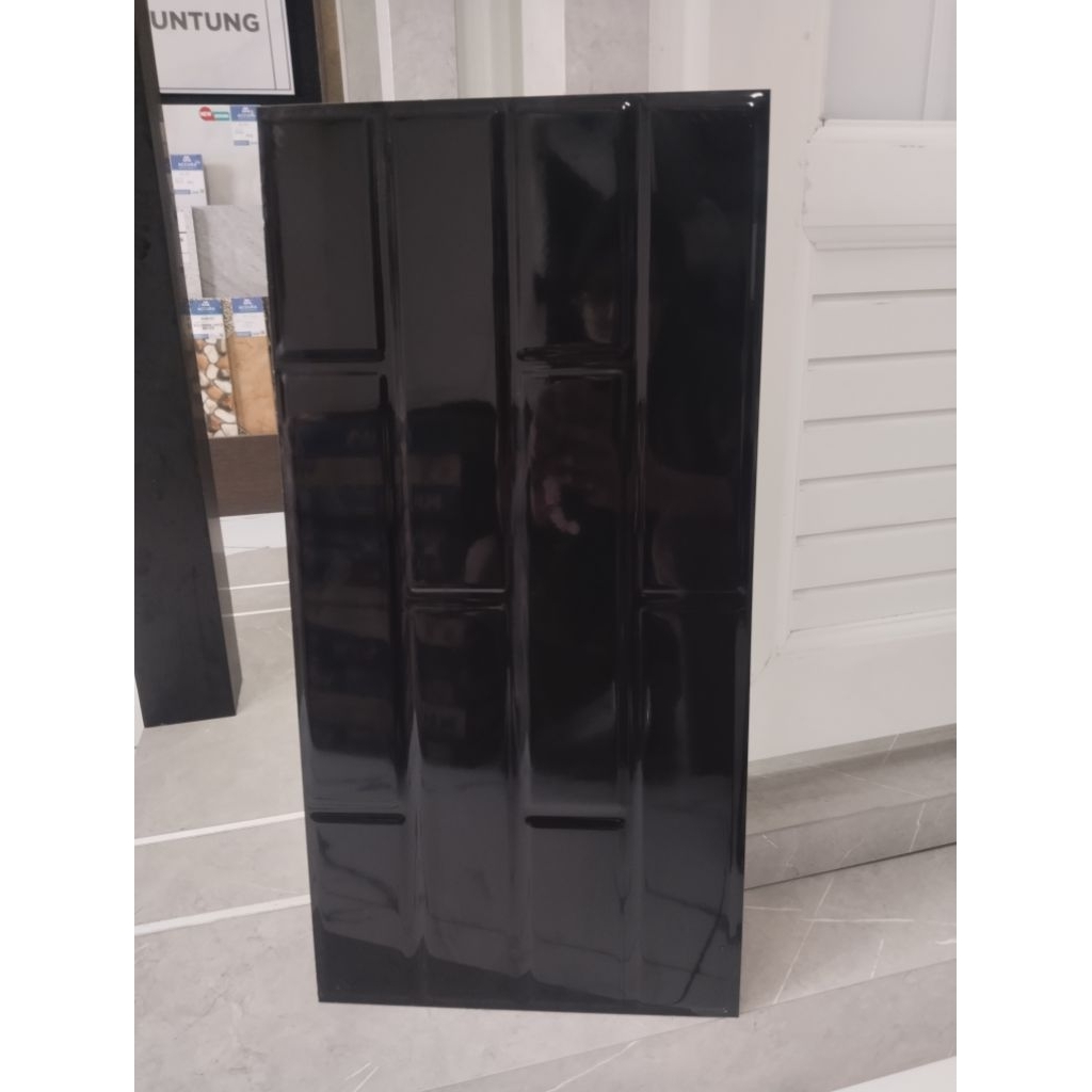 Keramik Dinding Glossy Emboss Cerny Black 30x60