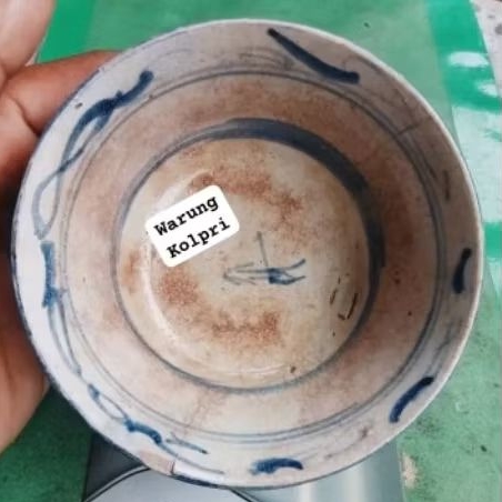 koleksi mangkok kuno samtiong lukis temuan musi