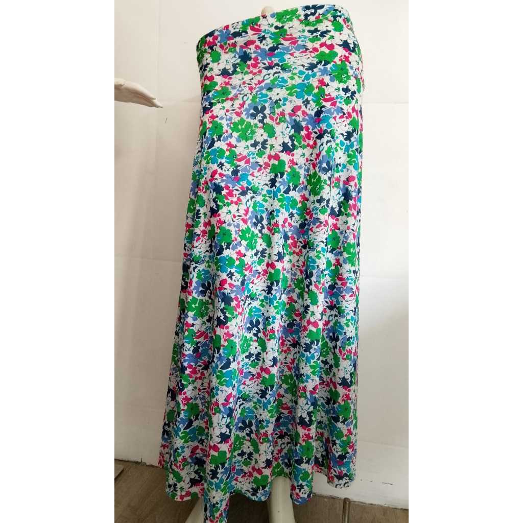 Point Plus Rok Payung Motif Bunga - Bunga