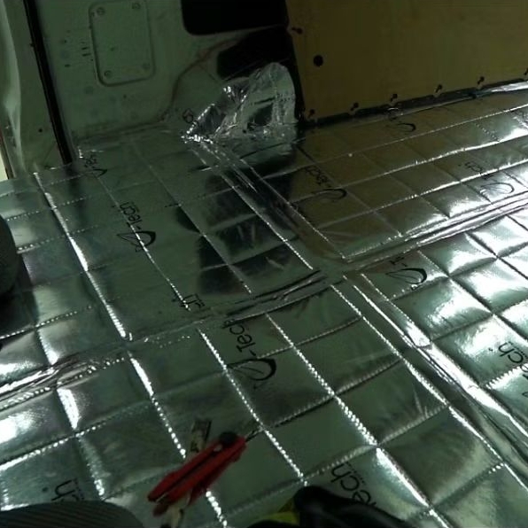 Grand Max Blind Van Peredam Lantai Mobil