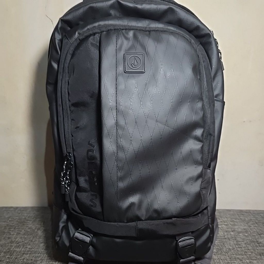 TAS VOLCOM ORIGINAL LIKE NEW