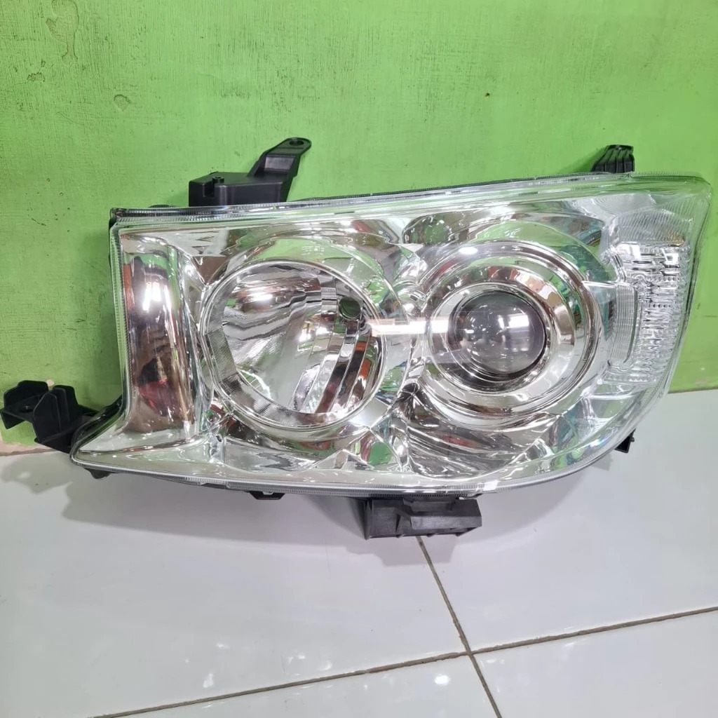 LAMPU DEPAN HEADLAMP FORTUNER 2009 - 2010