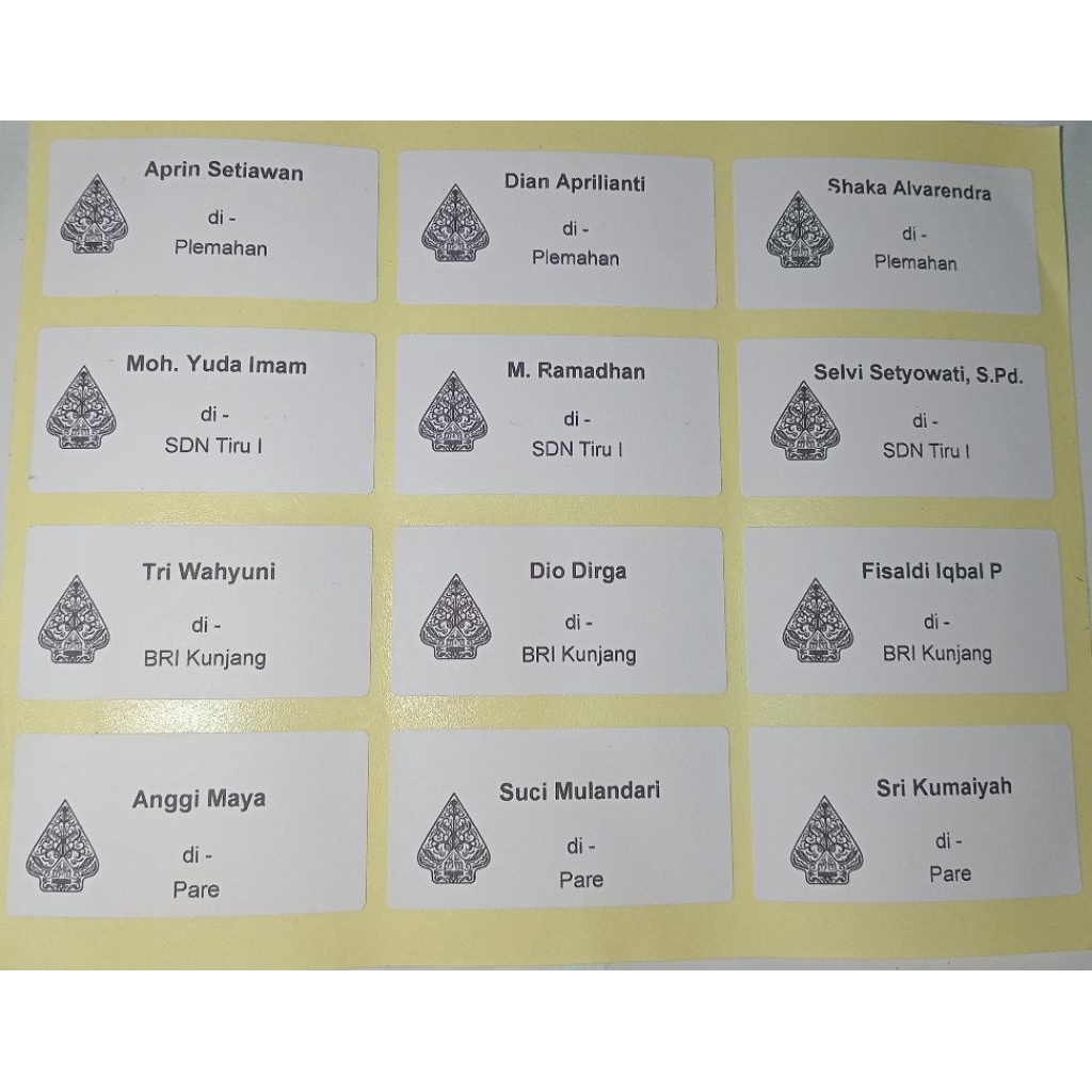 

label nama undangan / stiker nama undangan sudah tercetak nama dan alamat (L4)