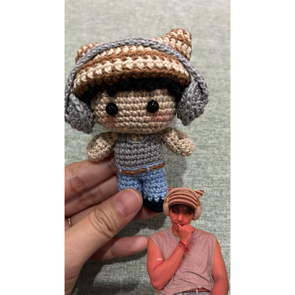 Taehyung BTS crochet keychain | V BTS keychain