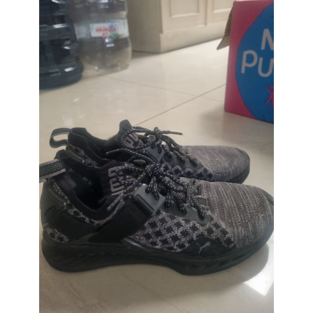 [PRELOVED]  Sepatu olahraga Wanita PUMA ASLI