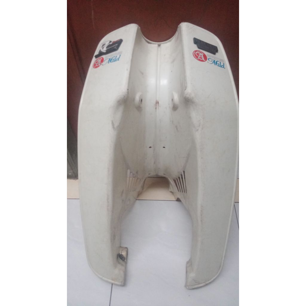 sayap/tebeng Suzuki rc100 original putih
