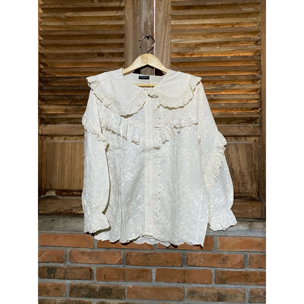 Preloved Blouse Embroidery Cream By Rosellacloset