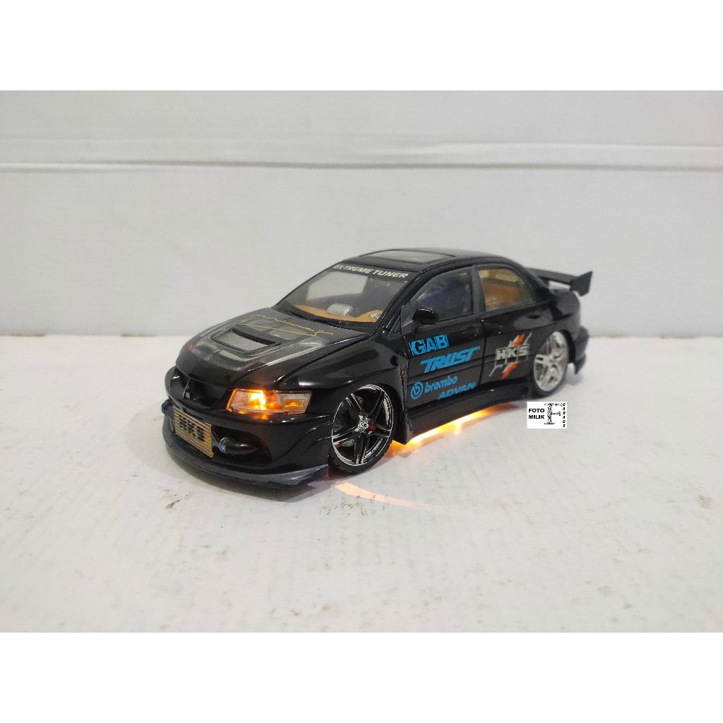 Kentoys Xtreme Extreme Tuner Mitsubishi Lancer Evolution VIII Evo 8 HKS Skala 24 1/24
