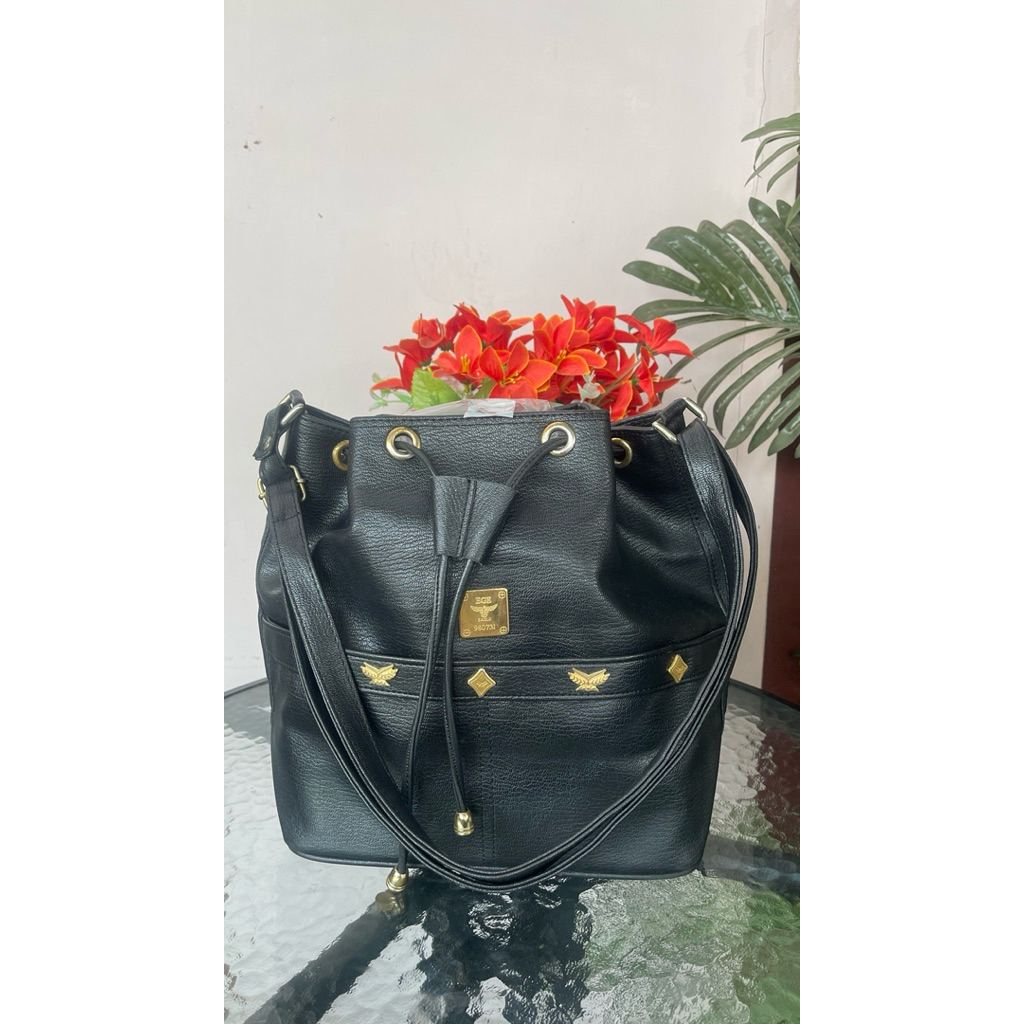 preloved tas serut hitam