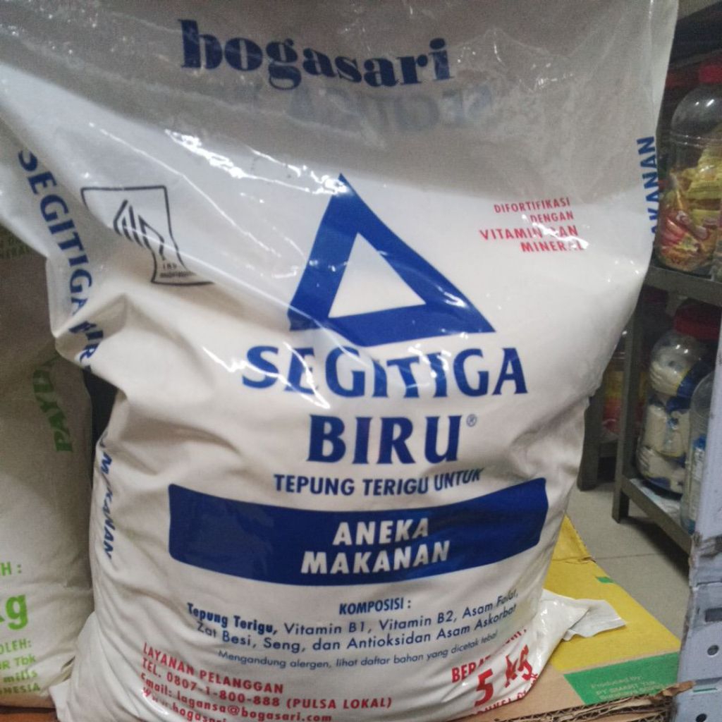

segitiga biru tepung terigu 5 kg