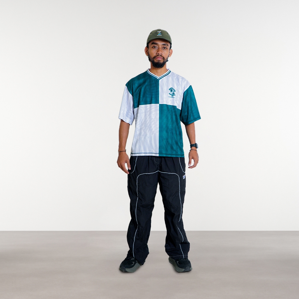 ELVAR - Jersey Fantasy The Reds Liverpool Putih HIjau Oversize Unisex | Kaos Sepak Bola Futsal Olahr