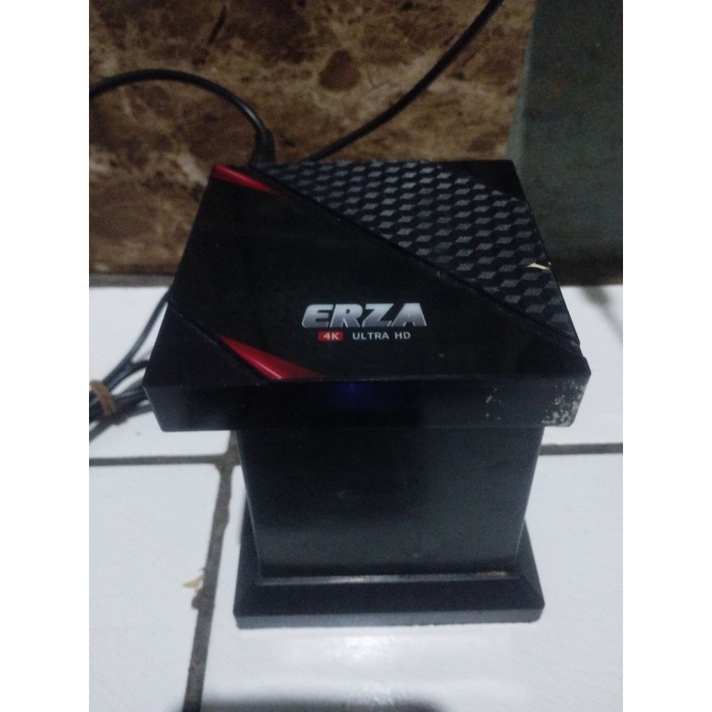erza V8 4k ultra hd kondisi minus