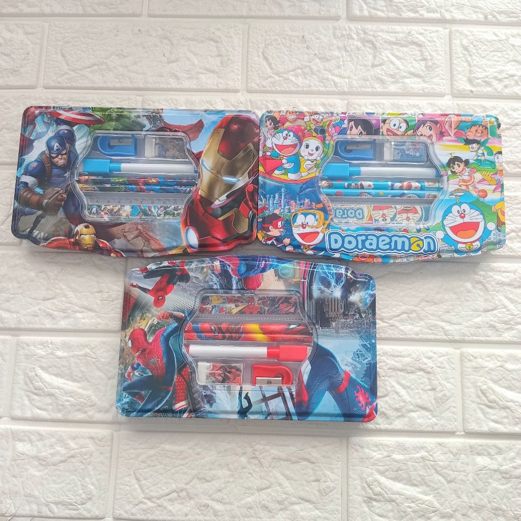 

INDAH JAYA STORE | TEMPAT KOTAK PENSIL BESI FREE SET ATK MOTIF COWOK