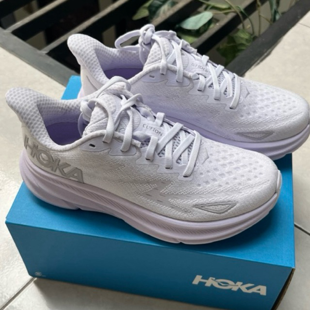 Hoka Clifton 9 Starlight