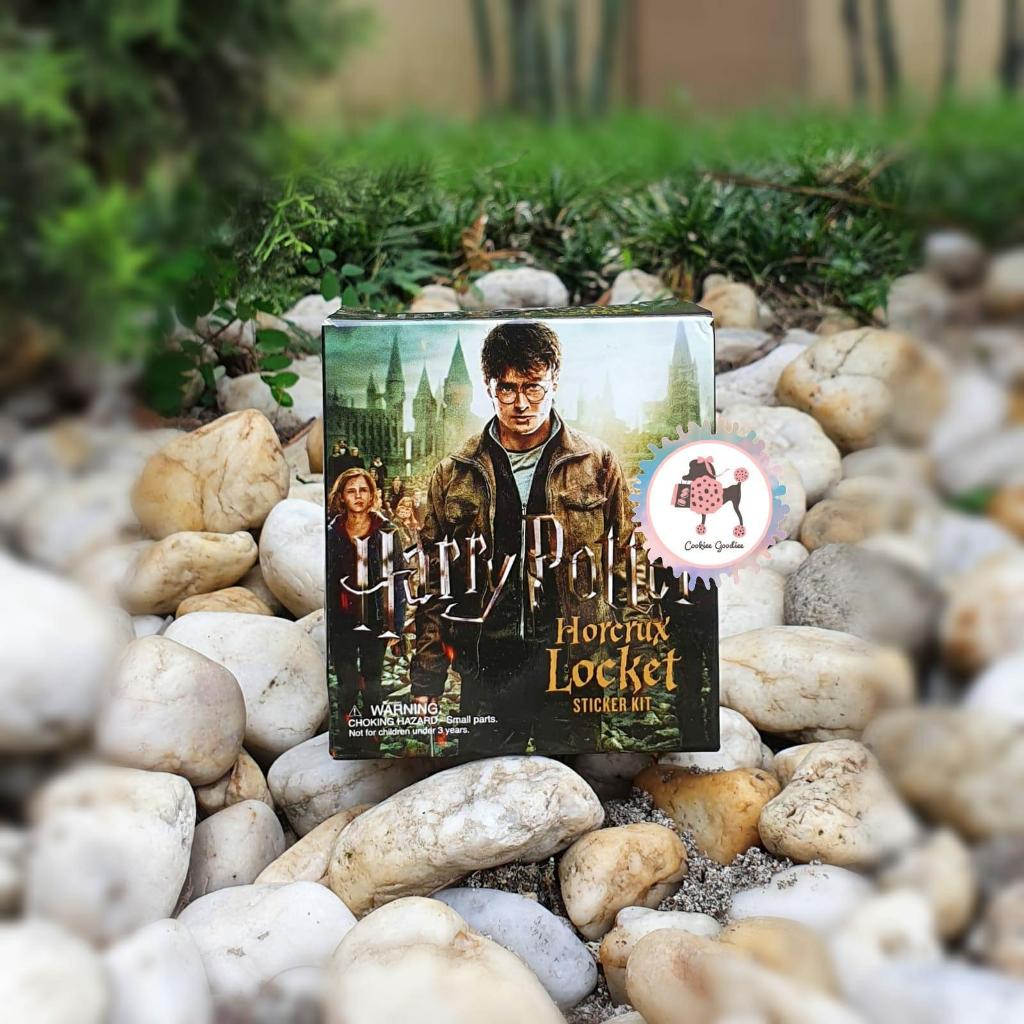 

HP Locket Horcrux Kit and Sticker Book