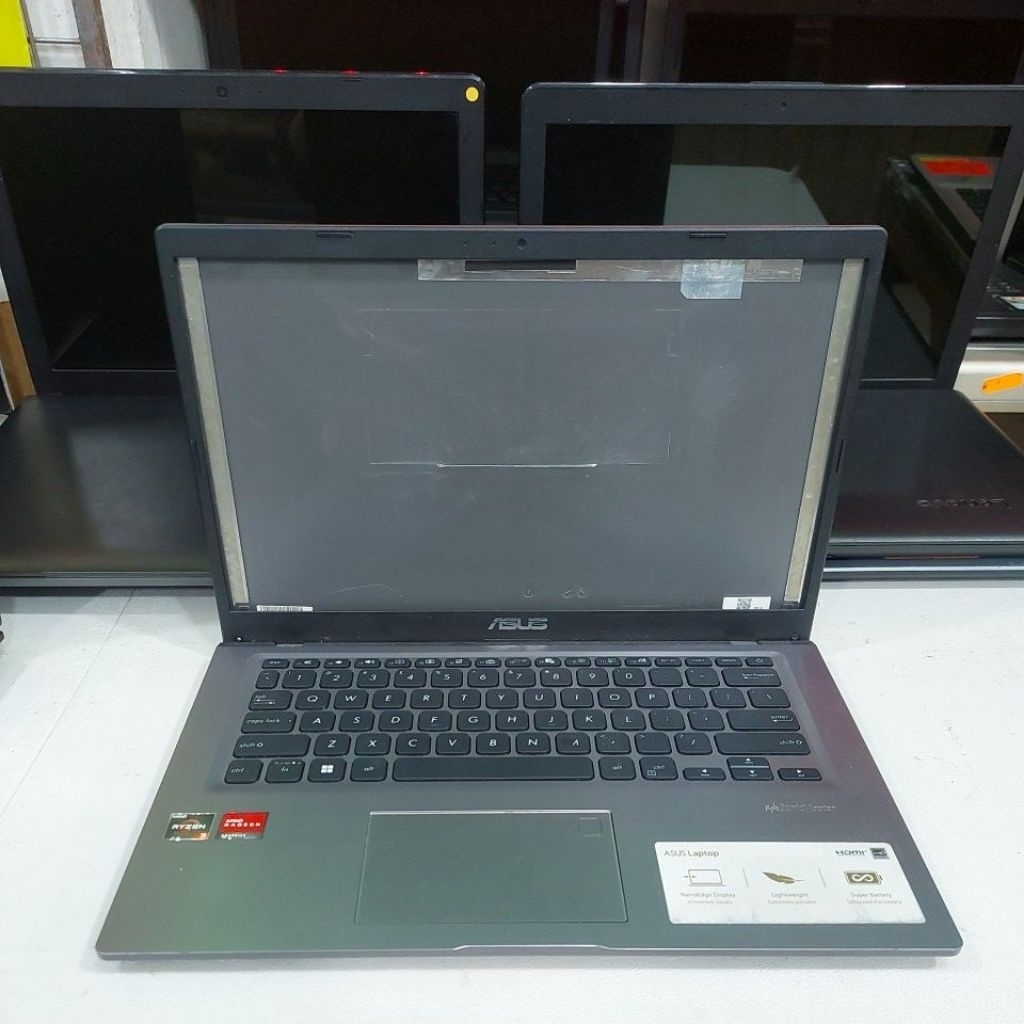 Laptop Asus M415D AMD RYZEN 3 AMD RADEON GRAPHICS 14inci jual kondisi seperti ini mati total tanpa l