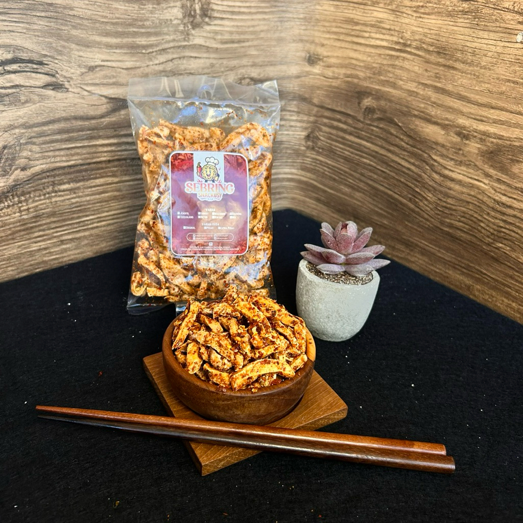 

KERUPUK SEBLAK KERING (SEBRING) - BASRENG CHILI OIL DAUN JERUK EXTRA PEDAS 150 GRM