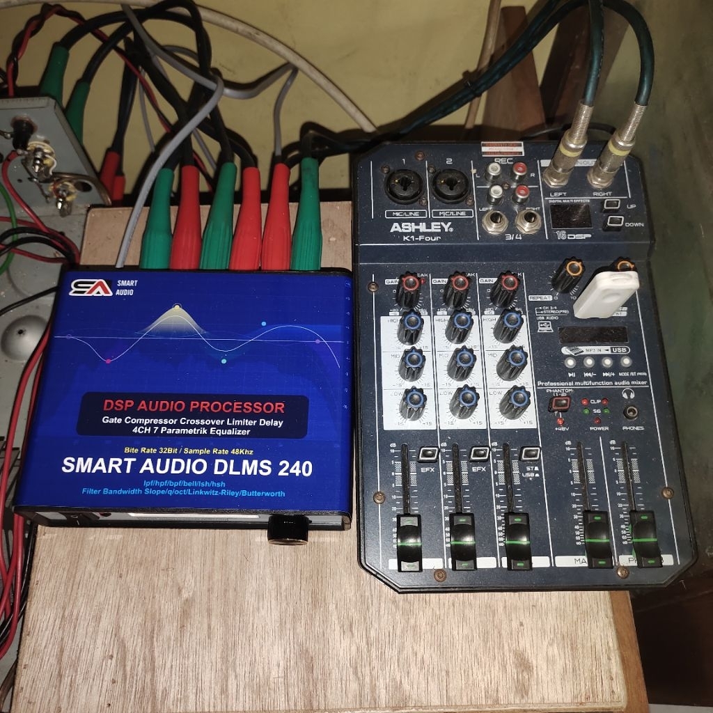 DLMS mini 240 Audio Processor untuk Gate Compressor Crossover Limiter Delay Parametrik Equalizer