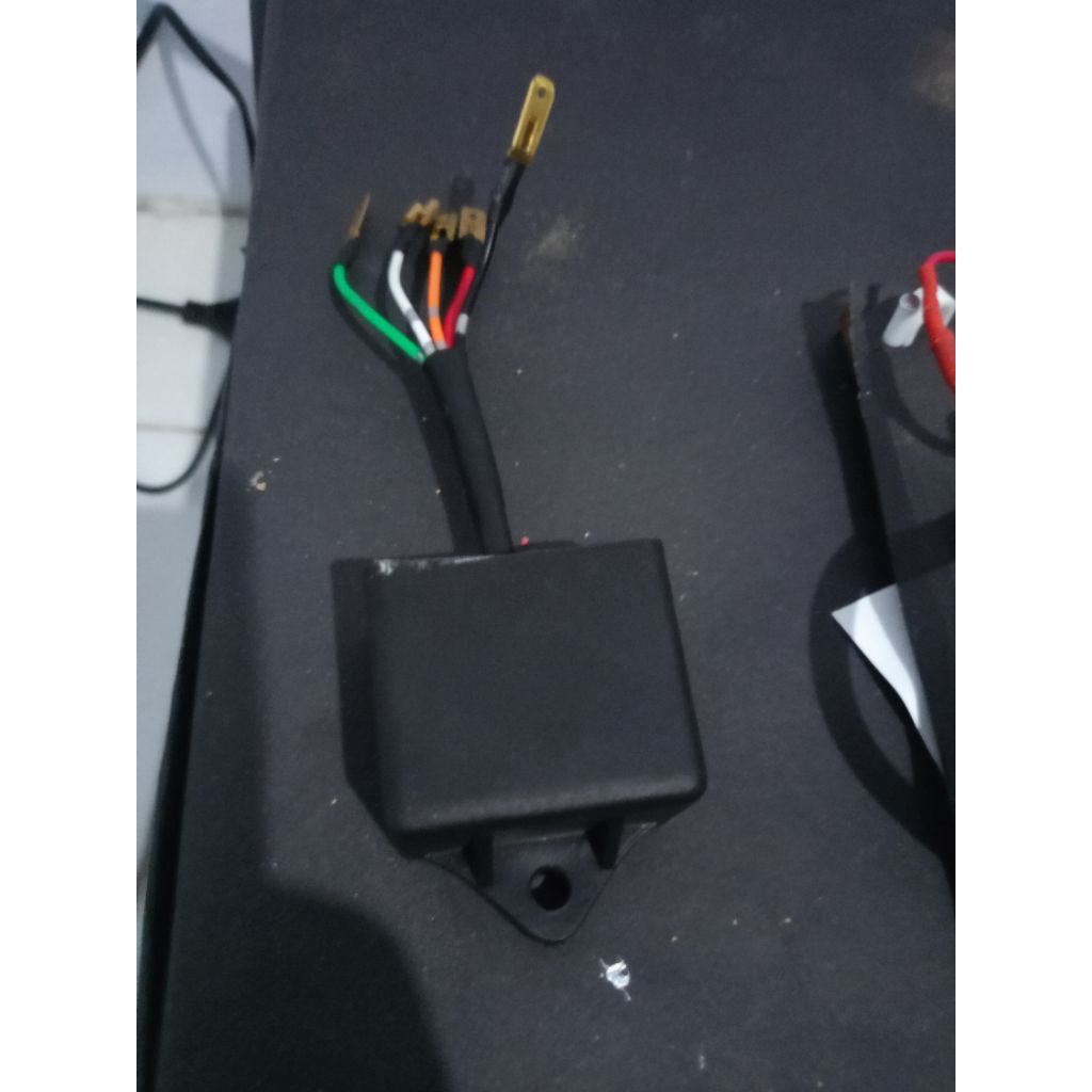 cdi vespa copy jalur CDI original tiic, limiter -+ 10rb rpm,,bergaransi 1bulan bisa cek di YouTube I