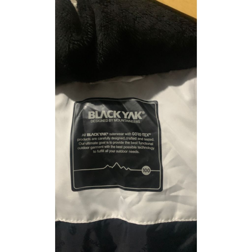 Blackyak Down Jaket | Goretex | Preloved