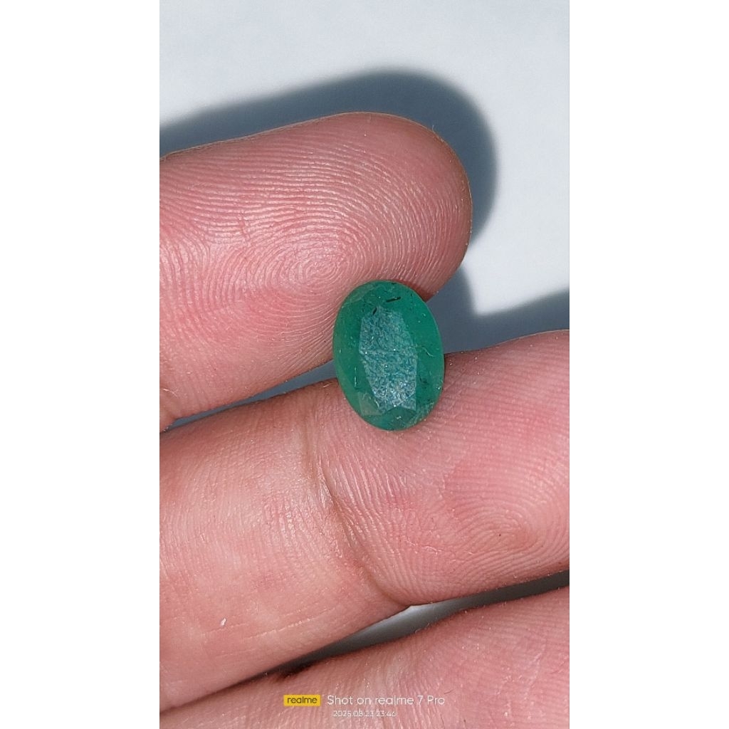 Natural batu jambrut 1.85cts