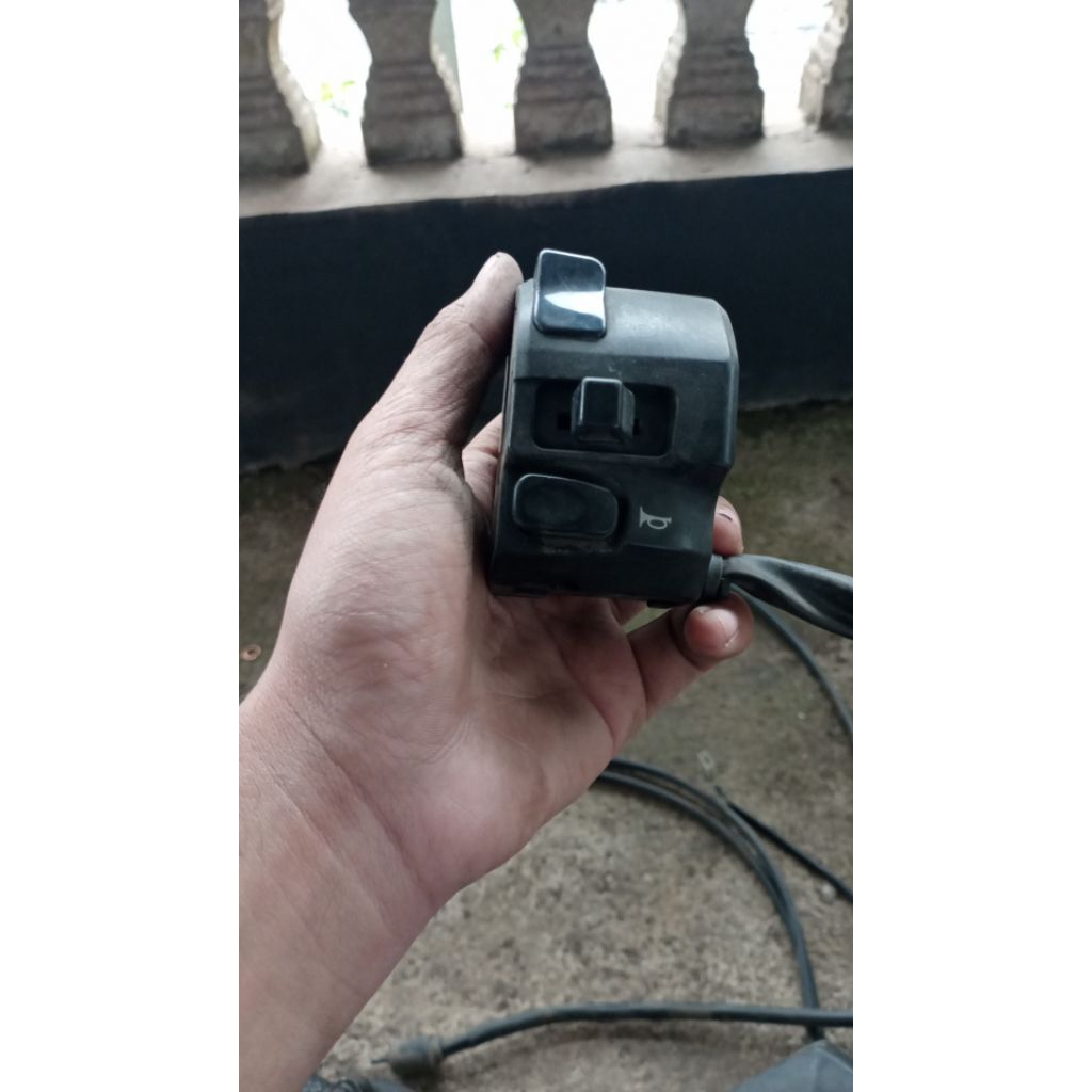 saklar sein kiri aerox 125lc