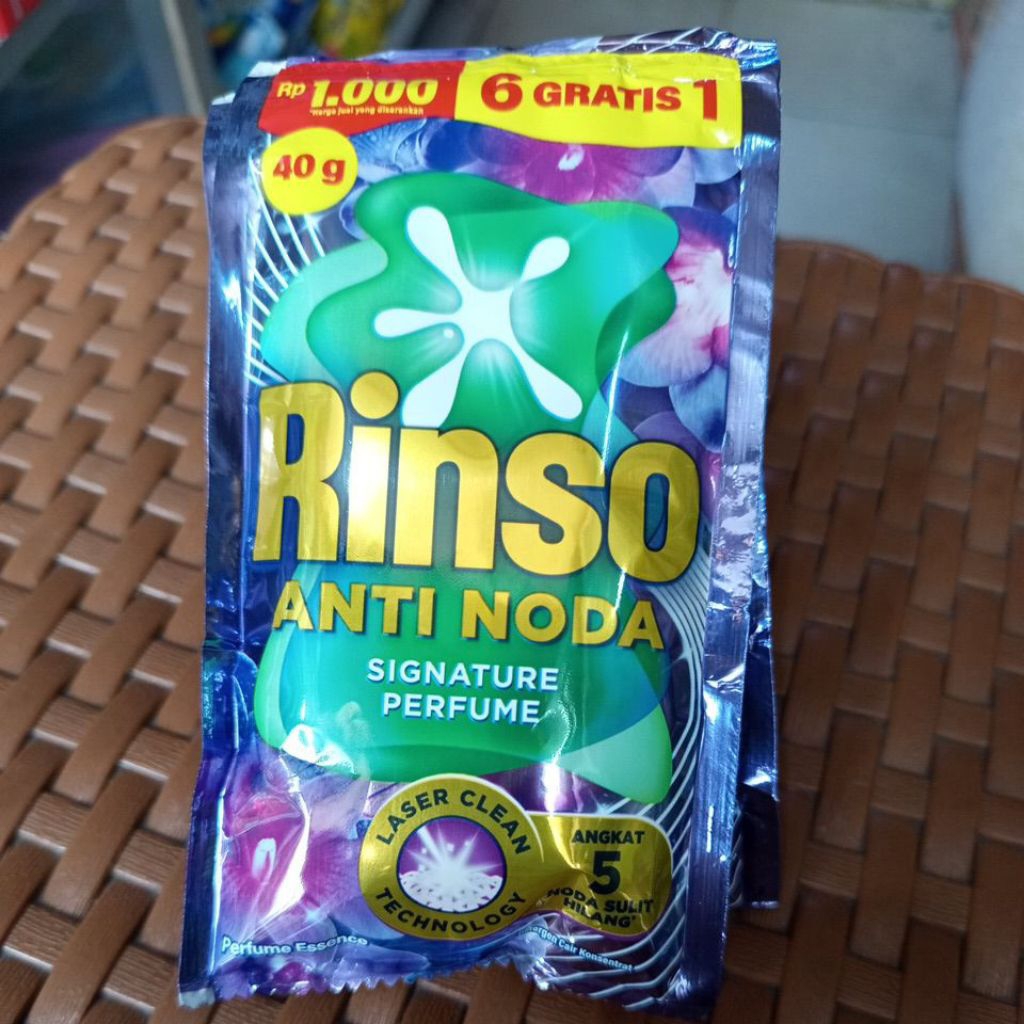 Rinso Cair 1000 1dus isi 16renceng 112sachet