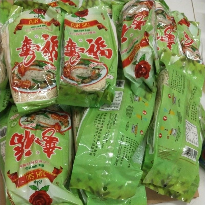 

Mie Kalimantan / miesuah Kalimantan/ mie panjang umur / mie telur/ mie Fuk Siu/misua hijau