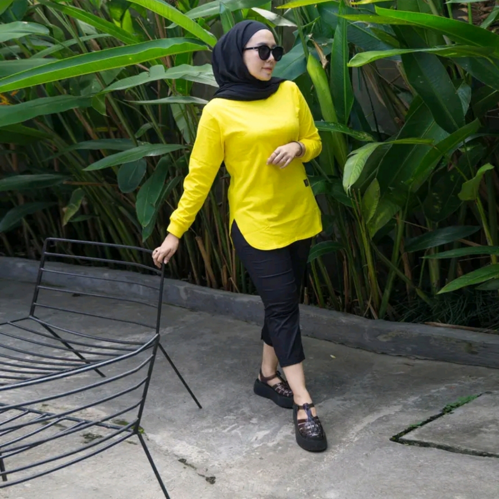 Xtrend - Kaos Atasan Wanita Polos Lengan Panjang Model Bawahan Oval Warna Kuning Kenari Bahan Katun 