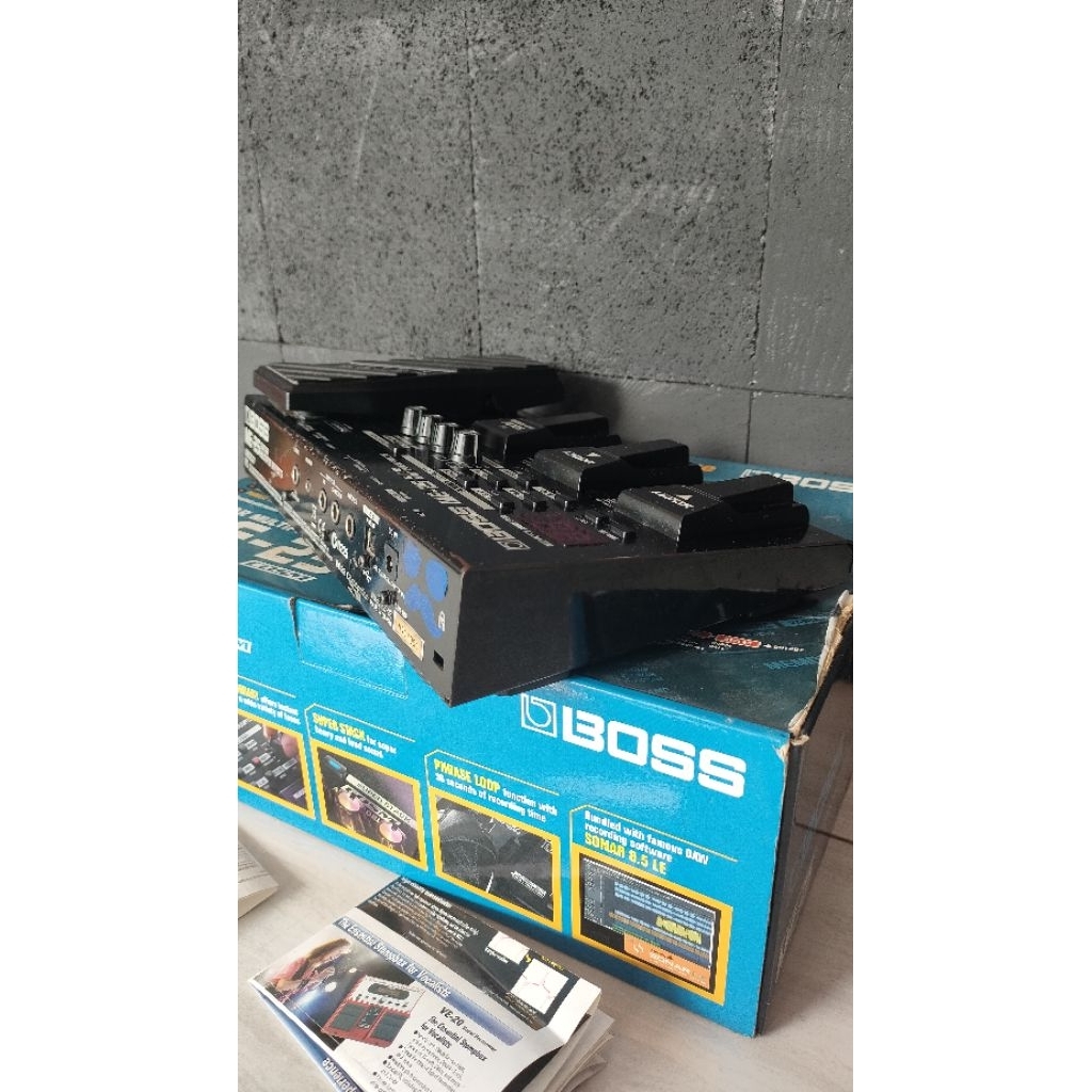 Efek Gitar Boss ME25