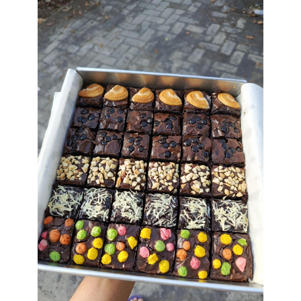 

BronPang (brownies panggang) size L aneka macam toping