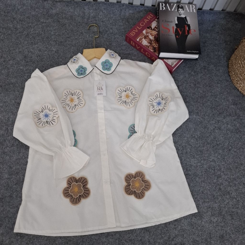 Blouse Bordir Motif Bunga Lengan Panjang