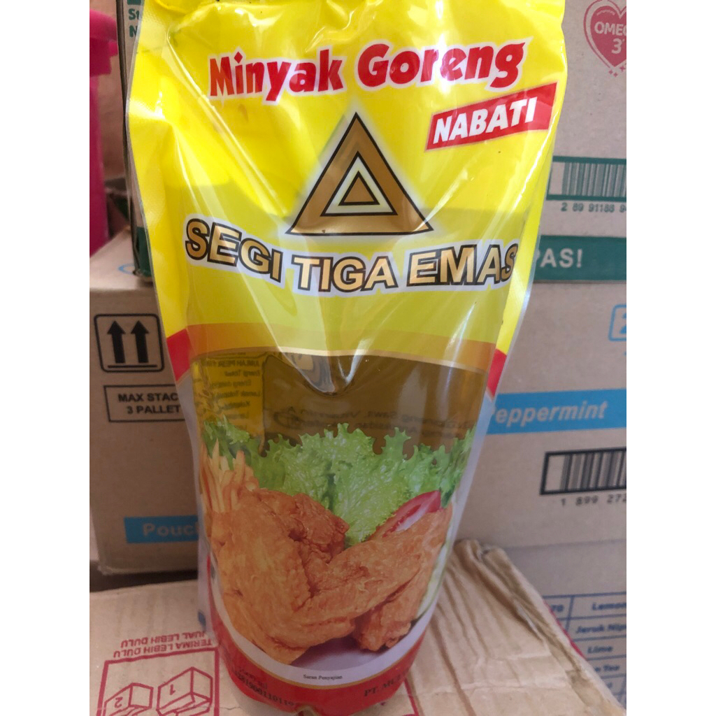 

Minyak goreng segi tiga mas