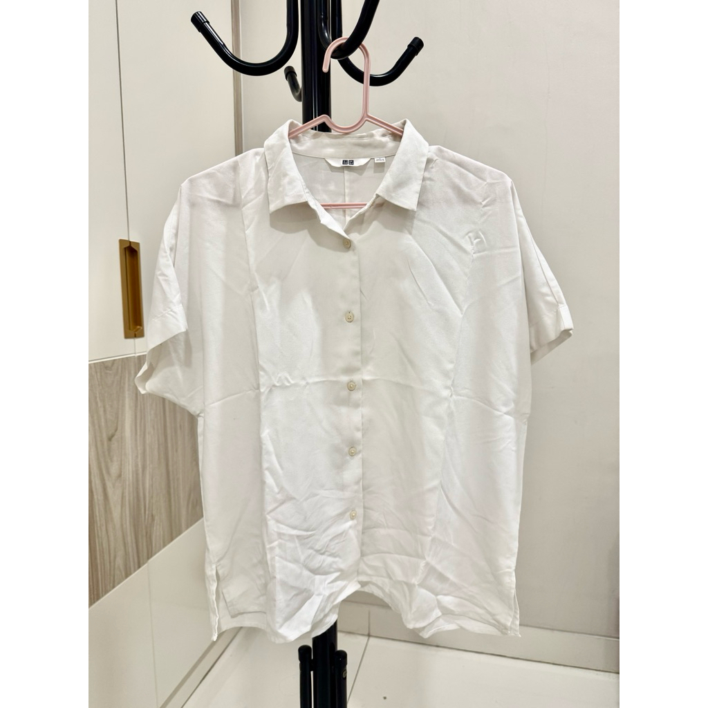 [Preloved] Uniqlo Kemeja Pendek | Casual Formal Top Wanita | Blouse Kemeja Wanita