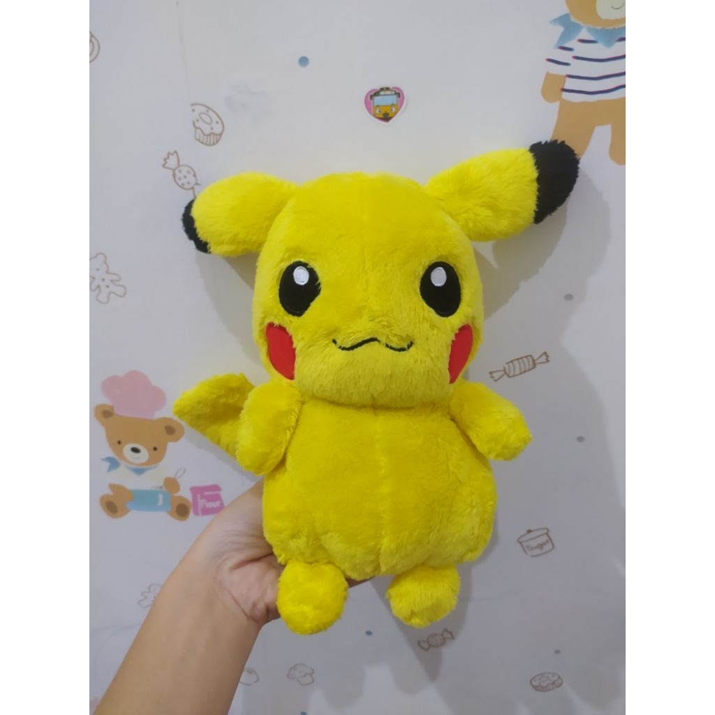 boneka pikachu bulu takara tomy changi