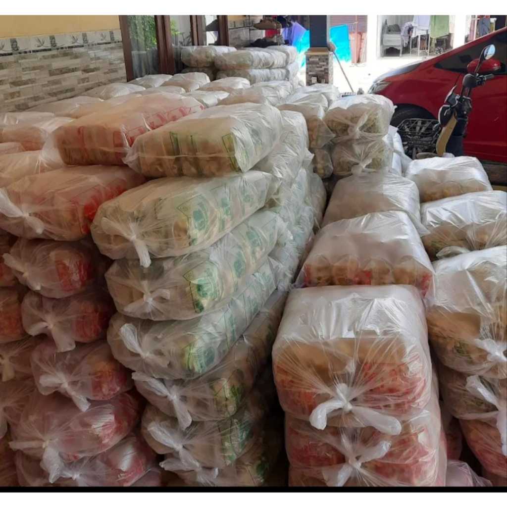 

kripik singkong asli madura 1 bal isi 20pcs , kripik camilan manis gurih asin pedas