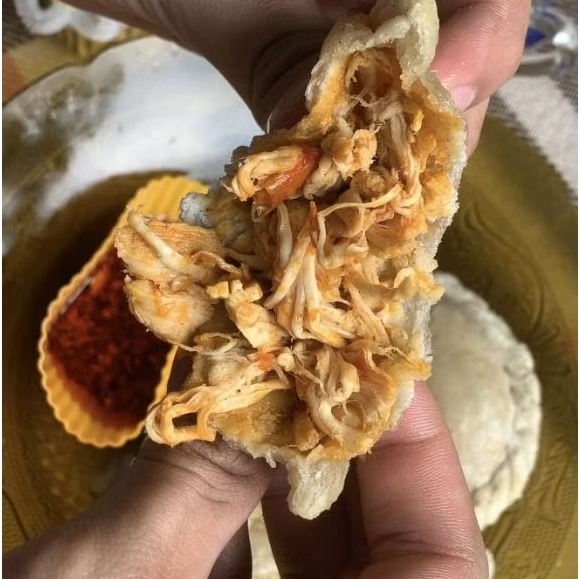 

CIRENG ISI AYAM SUIR// 1 PAKET ISI 4PC + FREE CHILLIE OIL