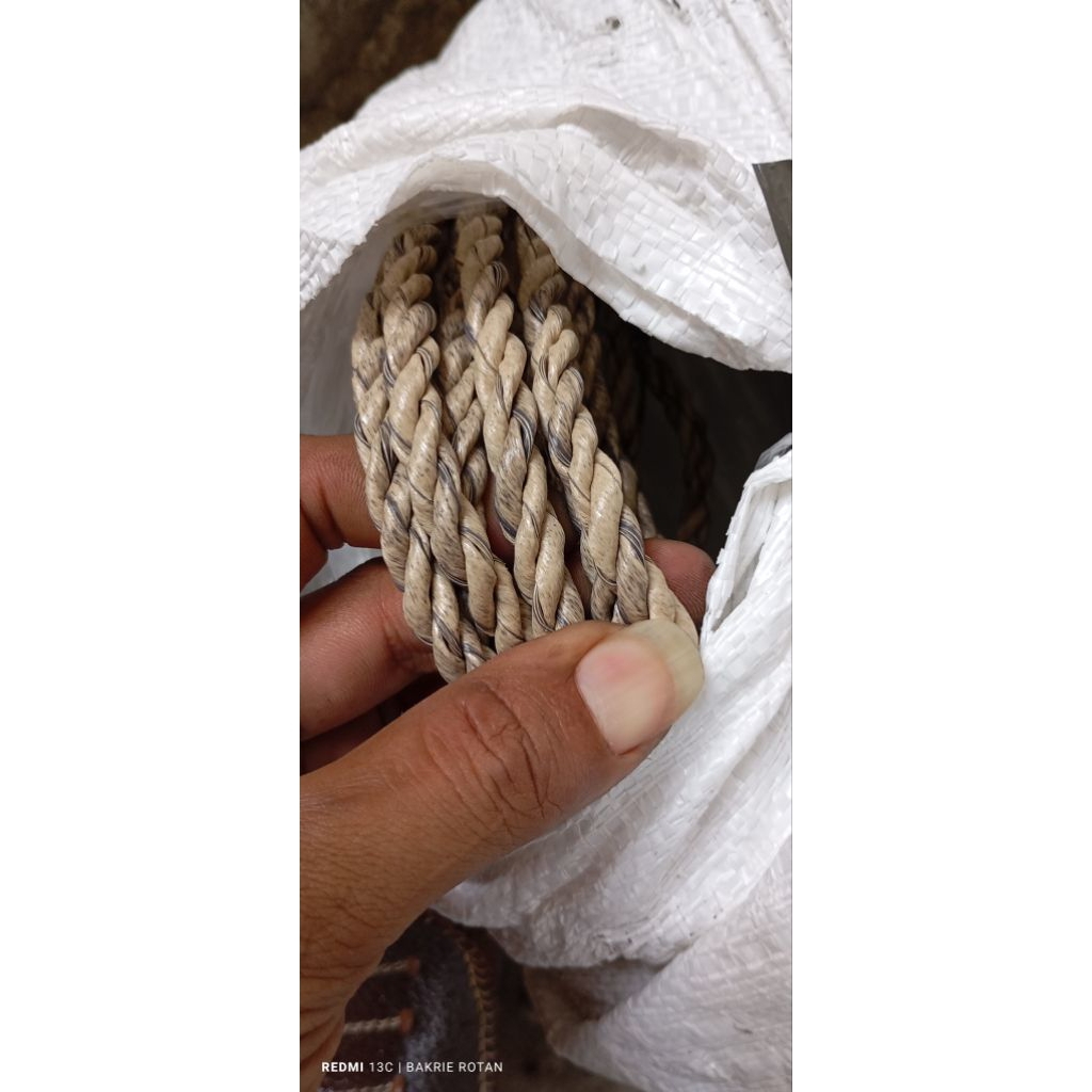 tali rotan sintetis
