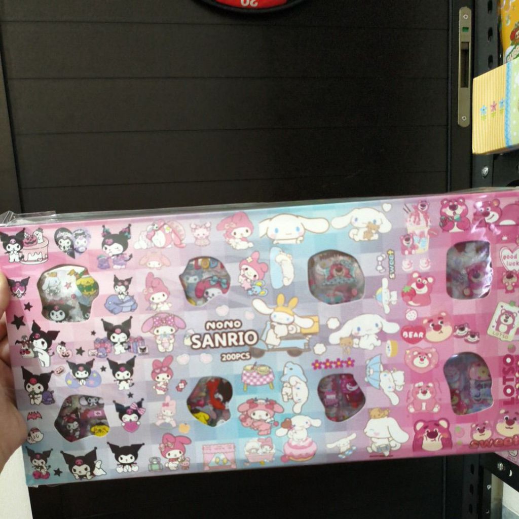 

STICKER SANRIO ISI 200PCS
