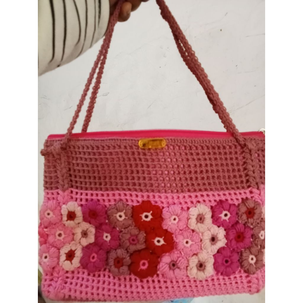 tas rajut bunga puff