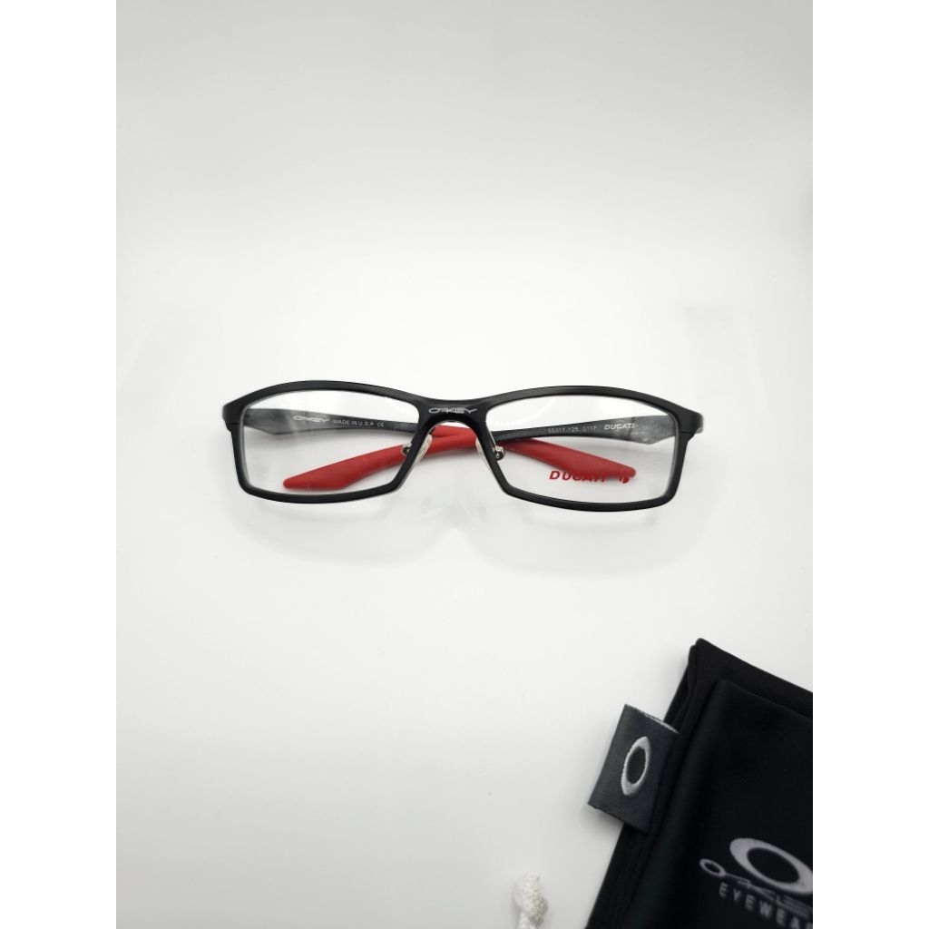 frame kacamata sporty pria oakley bracket ducati