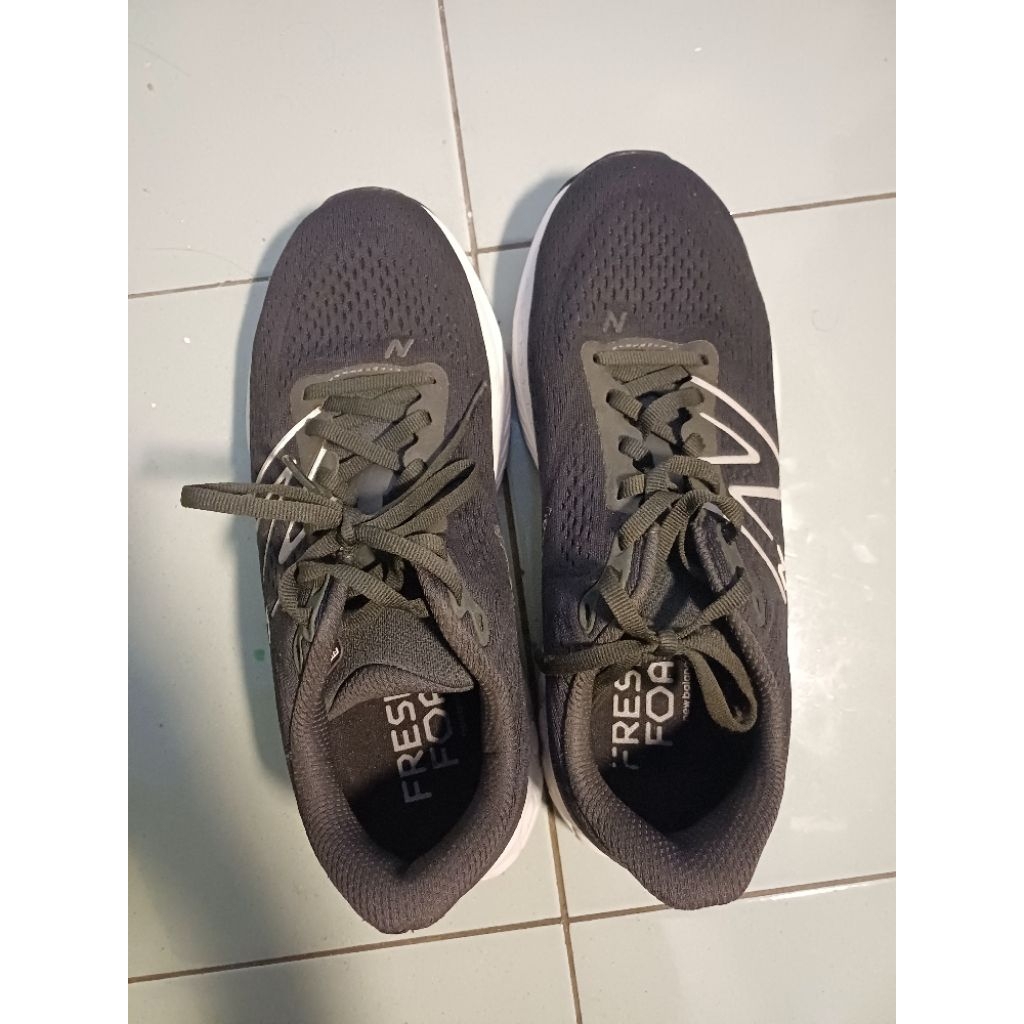 PRELOVED SEPATU OLAHRAGA