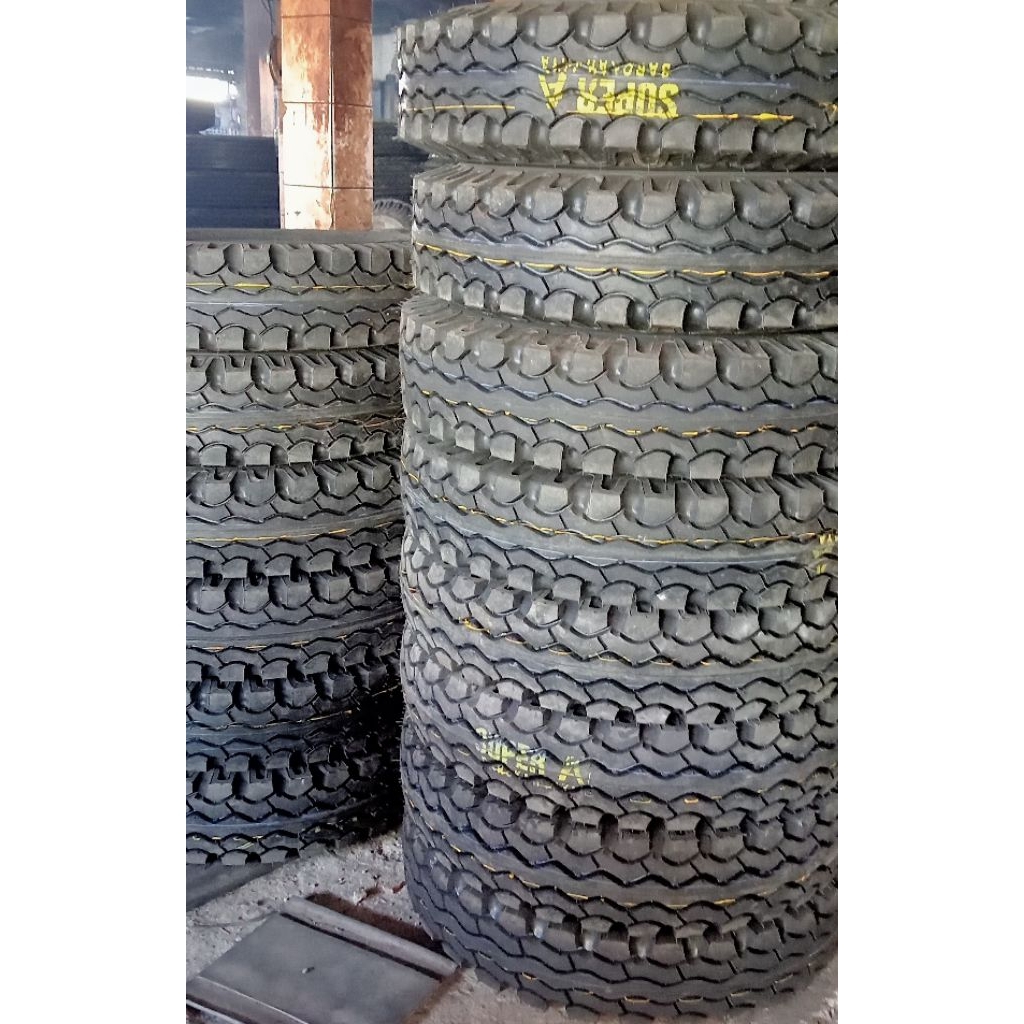 Ban vulkanisir panas ukuran 750-16 motif kasar MRF M77