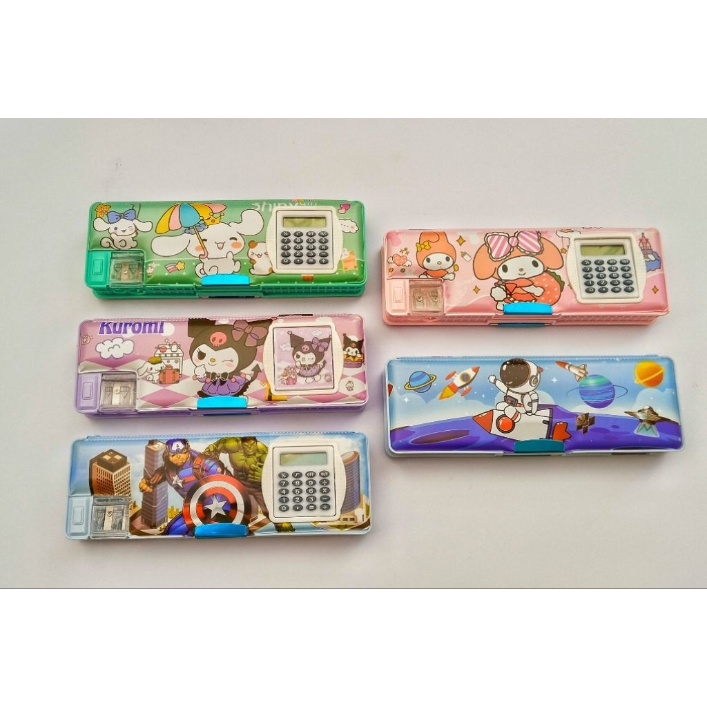 

Kotak Pensil Kalkulator 6850 Warna Random (1 pack isi 3)