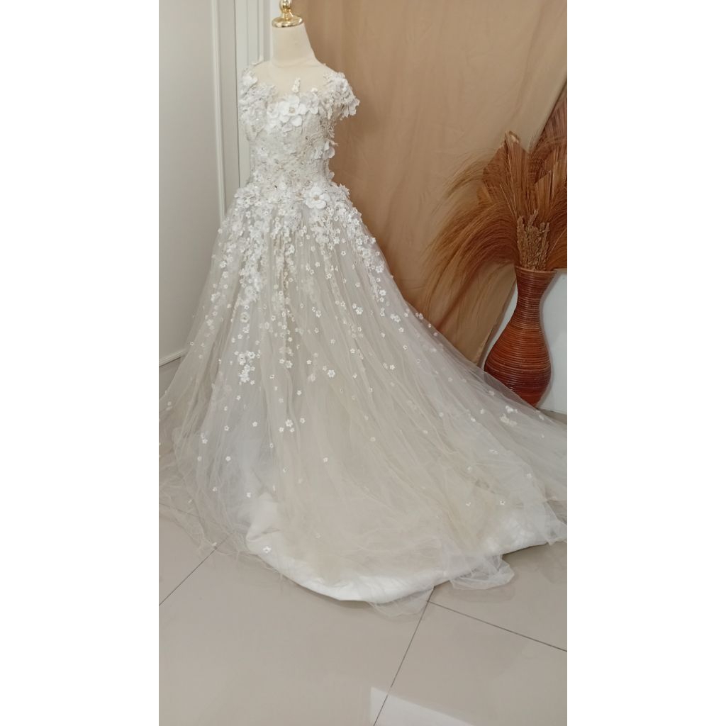 sewa gaun pengantin-sewa wedding dress-sewa baju pengantin