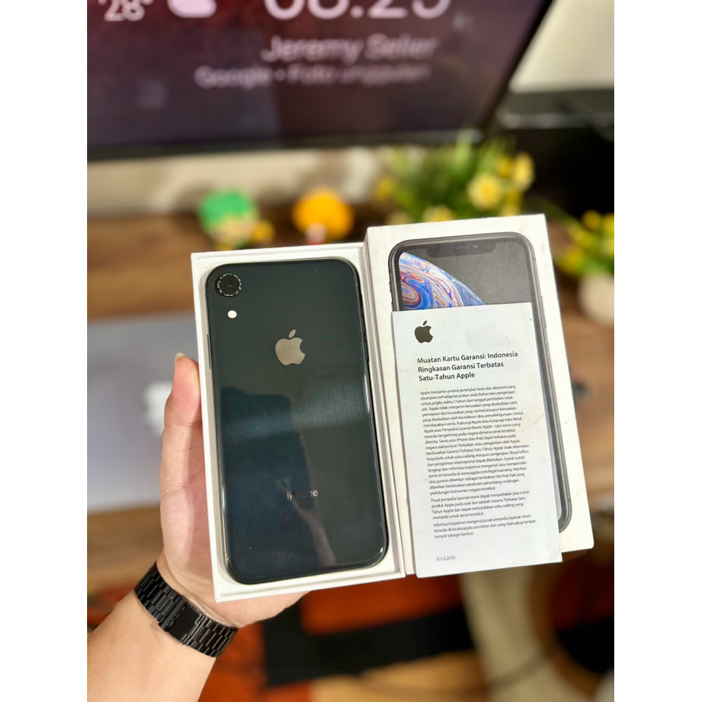IPHONE XR 64gb RESMI iBox ORIGINAL PART, LIKE NEW GOOD CONDITION