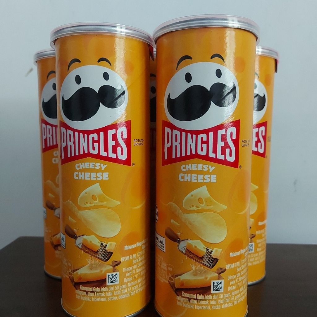 

Keripik Kentang Keju Pringles Cheesy Cheese 102gr
